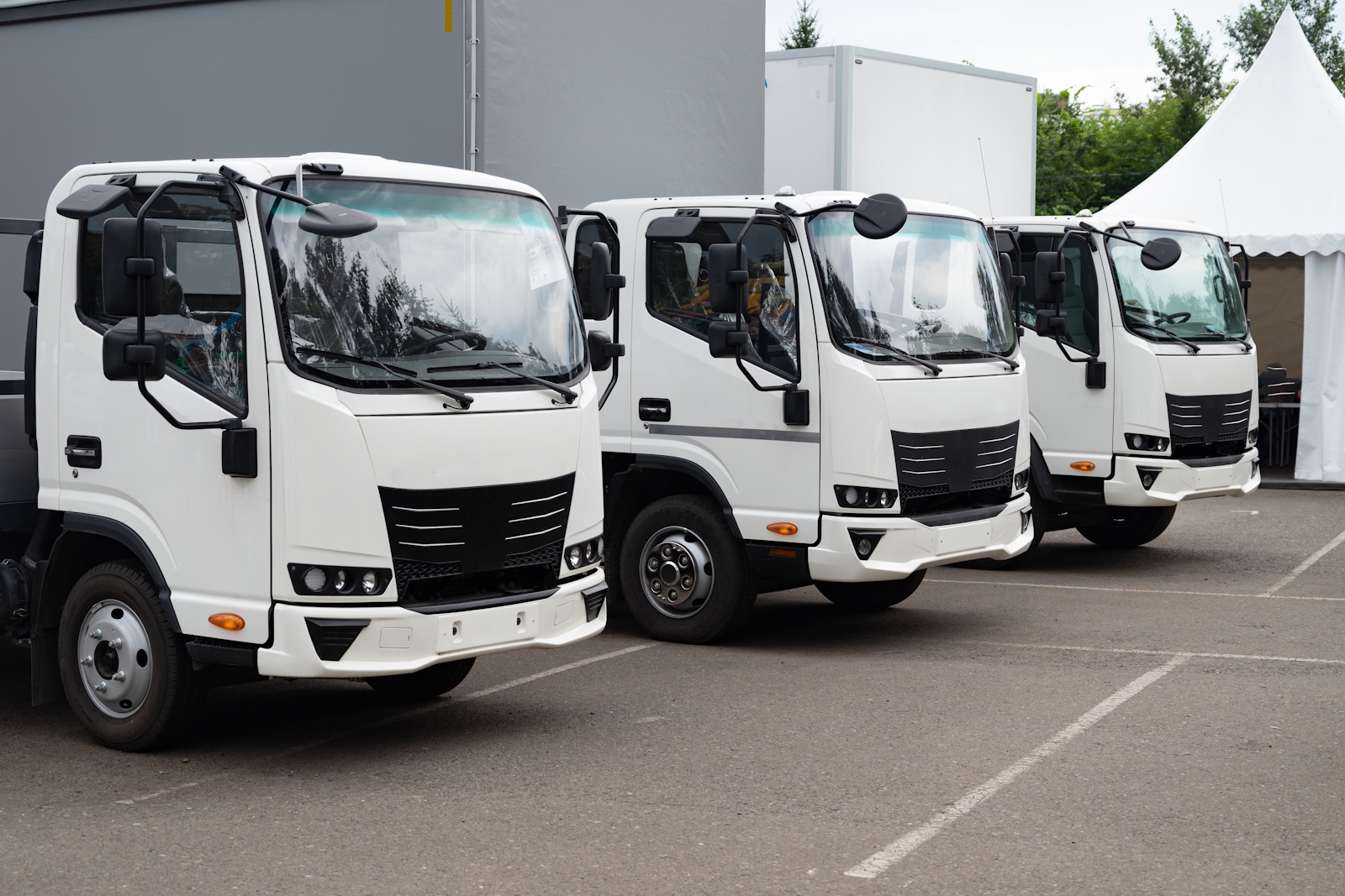 heavy-duty tail lifts